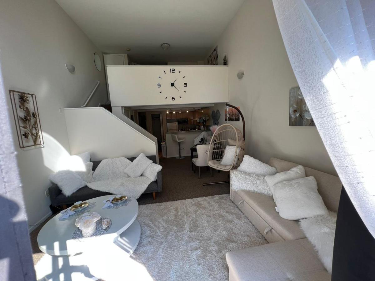Cozy Downtown Condo Retreat With Space Needle View Seattle Luaran gambar
